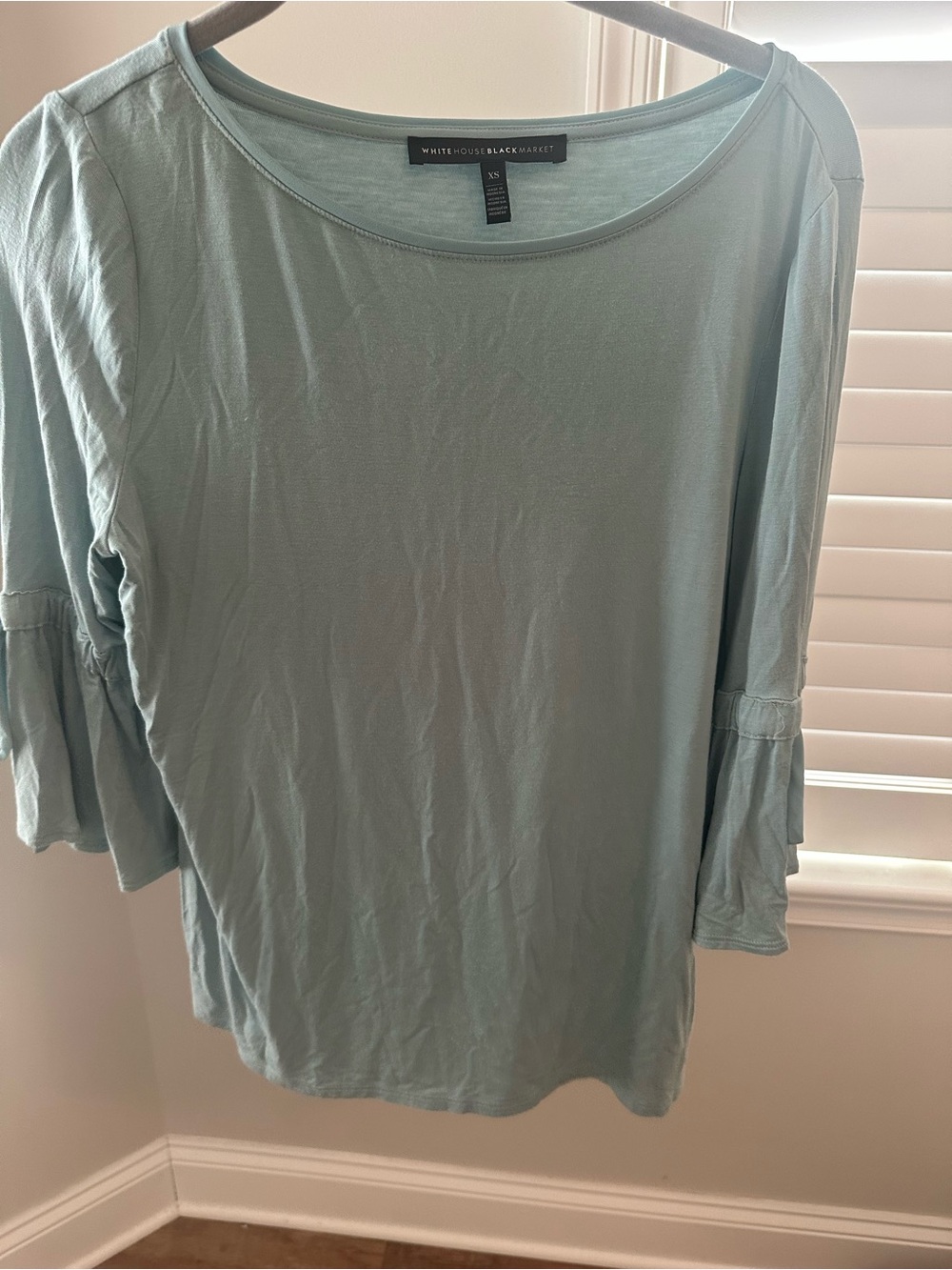 White House Black Market Women's Ruffle Sleeve Quarter length Sleeve Top XS